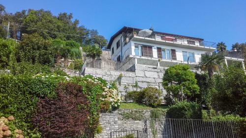 Viesnīcas āriene, Perla del Lago in Trarego Vidžiona
