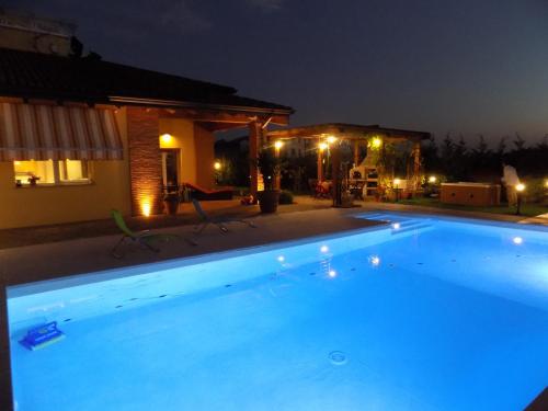 Villa with private swimming pool & Spa Parma - Accommodation