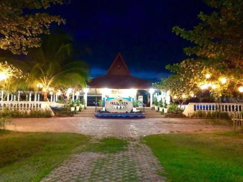 Dārzs, Isla Vista Beach Resort in Kandelārija (Zambalesa)