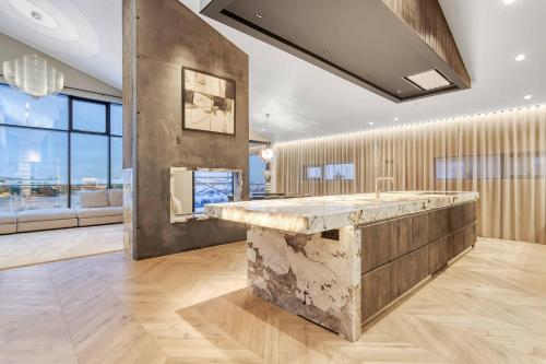 Nordic Retreat by the Water Hot Tubs Northern Lights in Hafnarfjordur