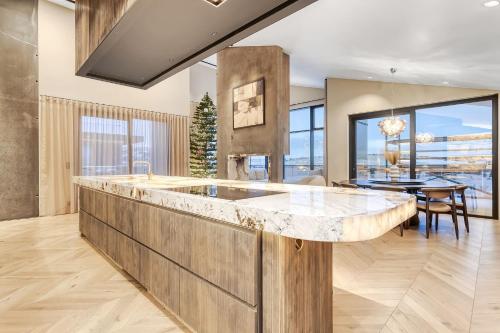 Nordic Retreat by the Water Hot Tubs Northern Lights in Hafnarfjordur