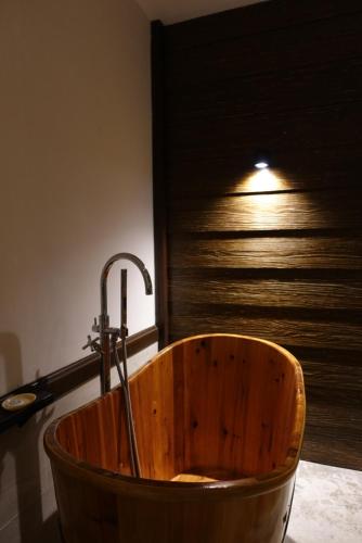 Bathroom, Sarang Paloh Heritage Stay and Event Hall in Kampung Kuchai