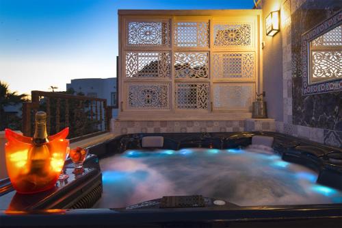 Джакузі, Vintage Villa in Geris