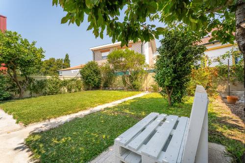GuestReady - Rosemary's lovely home with a garden, Porto (zdjęcie 5)