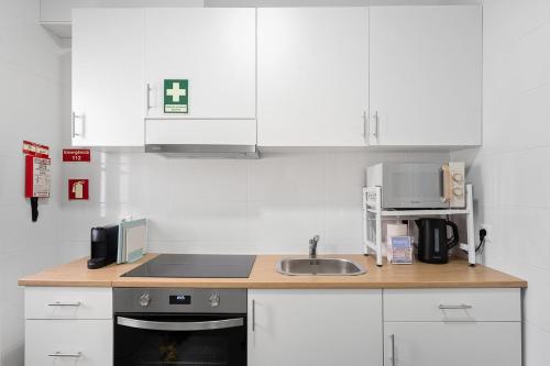 GuestReady - Rosemary's lovely home with a garden, Porto (zdjęcie 11)