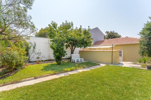 GuestReady - Rosemary's lovely home with a garden, Porto