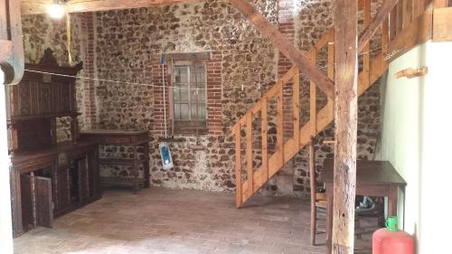 Programlehetőségek, Quiet spacious cottage in La Ferte-Frenel