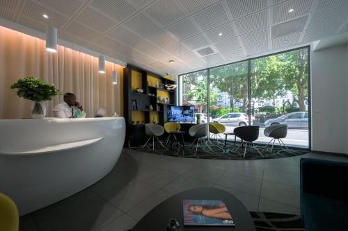 Lobby, Nemea Appart Hotel Residence So Cloud near Memorial National de la Prison de Montluc