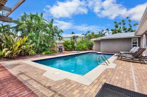 Retreat Royale image