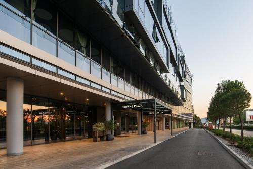 CUE Podgorica - image 14