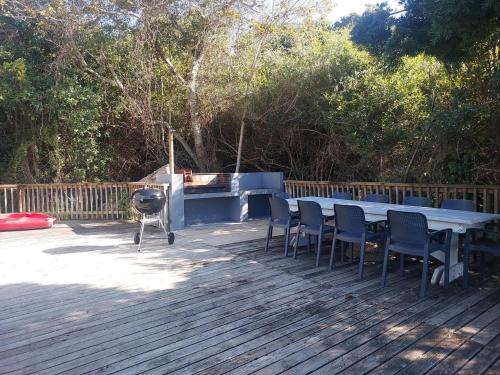 Lagoon Living - Direct Lagoon Access & Boat Mooring - image 3