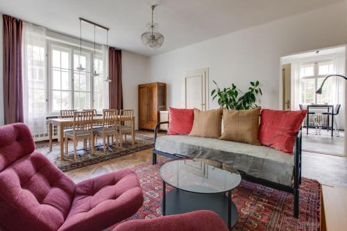 Large Garden Villa Suite Business-Leisure-Sports, Прага (фото 3)