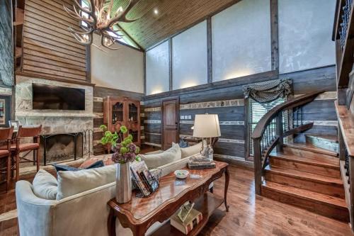 Exterior view of Luxury 23-ac Ranch Casita w/Hot tub!