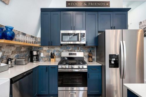 Casa del Avion and Casa Coop in Wimberley, USA