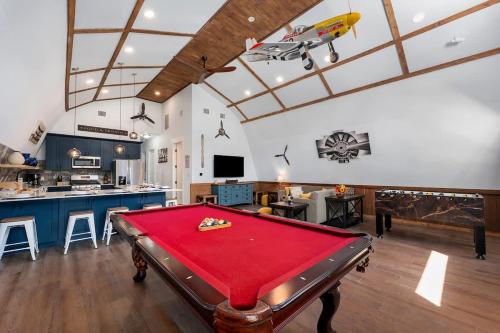 Casa del Avion and Casa Coop in Wimberley, USA