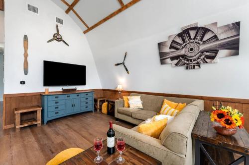Casa del Avion and Casa Coop in Wimberley, USA