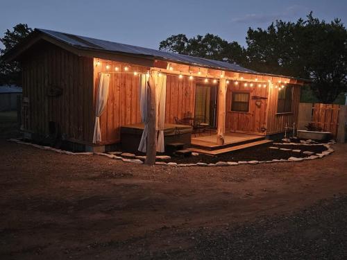 Saw Mill Cabin in Fredericksburg, USA