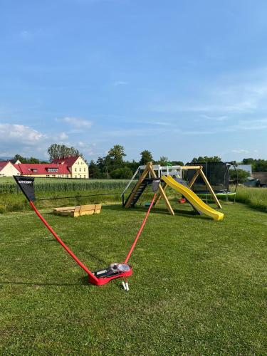 sKLONowane domki pod Czarną Górą