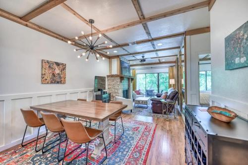 Luxurious Riverfront Condo Just 1 Blk to Schlitterbahn! in New Braunfels, USA