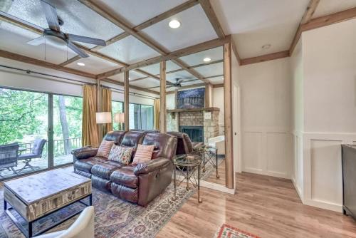 Luxurious Riverfront Condo Just 1 Blk to Schlitterbahn! in New Braunfels, USA