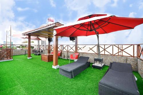 California Saigon Hotel & Rooftop Pool near A O Show - Lune Production