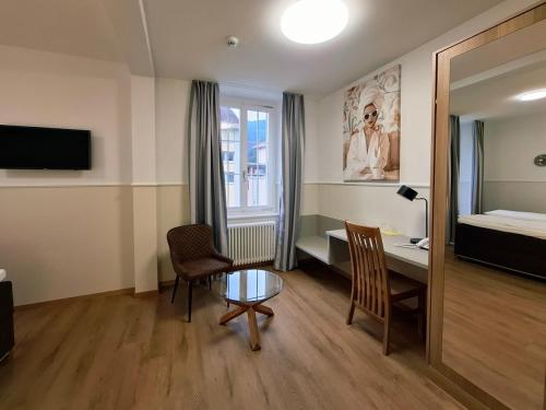 Central Continental Hotel Room Type - Deluxe Double Room