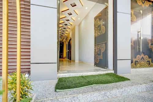Super Townhouse Anisabad Near Mahavir Sansthan - 출입구