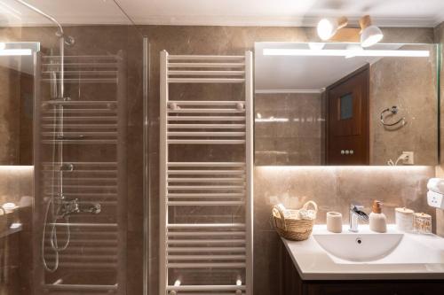 3BR Private House with 3 Bathrooms & Amazing Balcony - image 7
