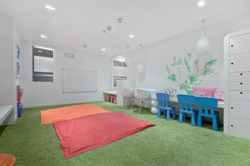 SEA TOWERS Nowoczesne Apartamenty w Gdyni z Pięknym Widokiem i Parkingiem by Noclegi Renters - image 3