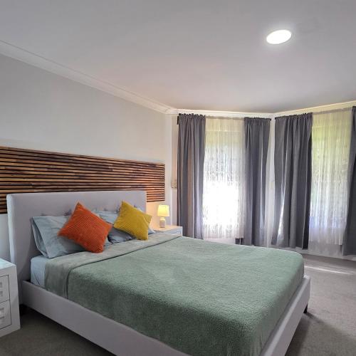 Spacious Home Located Near Airport & City in Maddington