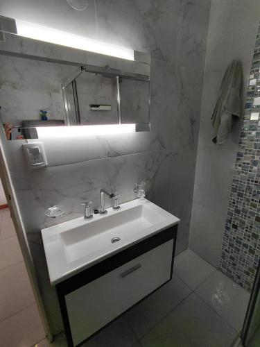 TOP OBELISCO flat - image 2