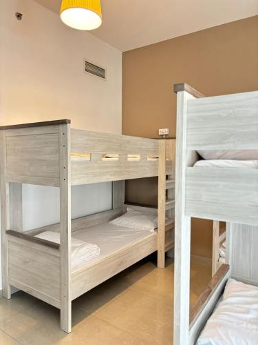 LYO guest house Dubai marina BEDSPACE, Дубай (фото 2)