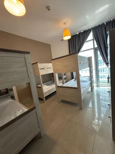 LYO guest house Dubai marina BEDSPACE, Дубай (фото 8)