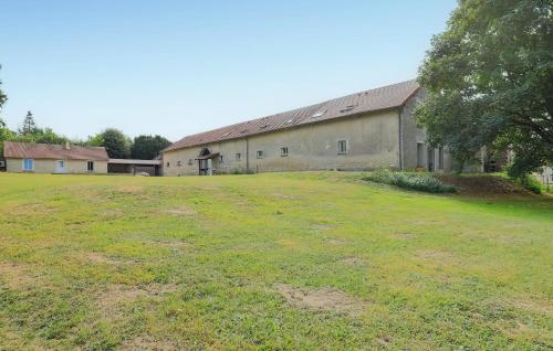 Beautiful Home In Monthenault With Wifi gîte à louer Martigny-Courpierre