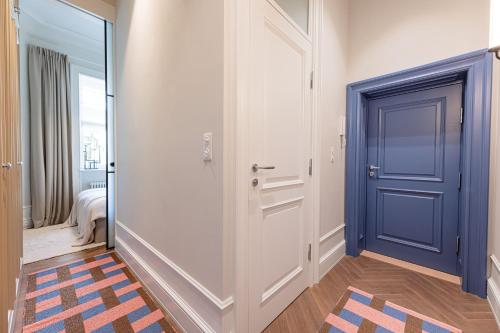 LA PERLE French-style Suite in the heart of Warsaw, wine & breakfast & premium service, Varsavia (foto 8)