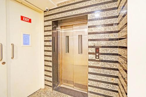 Lobby, Super Collection O Tilak Nagar Near Pacific Mall in New Delhi