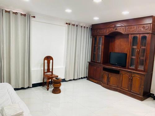 J Guesthouse and Restaurant in Sangkat Boeng Tumpun