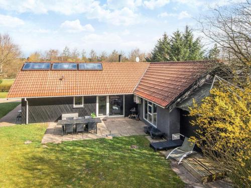 6 person holiday home in Oksbøl-By Traum