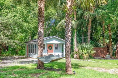 Palm Cottage Tiny House Hideaway image