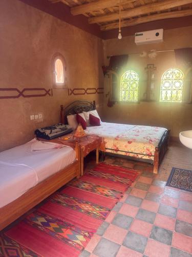 1 double bed, 1 twin bed