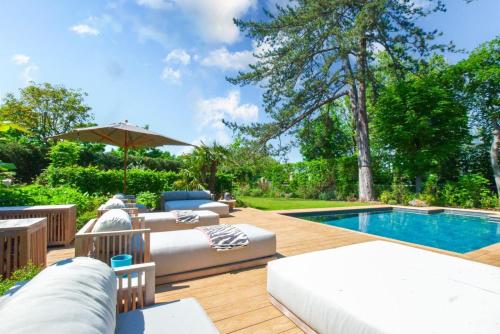 Demeure Architecte avec Piscine Privee in Льо Везине