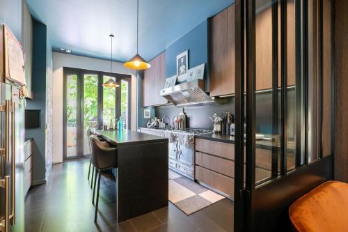 Demeure Architecte avec Piscine Privee in Льо Везине