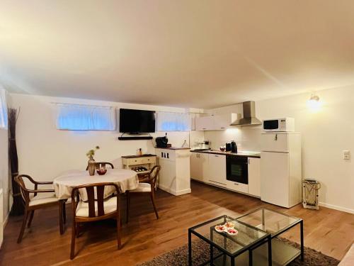 Private Apartment & rooms near fairground Hannover 2