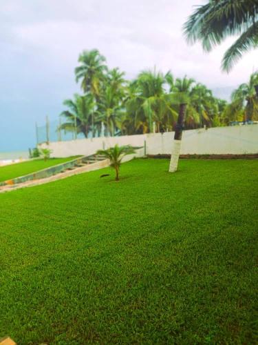 LLOYDS BEACH RESORT and SPA in Nyanyanu