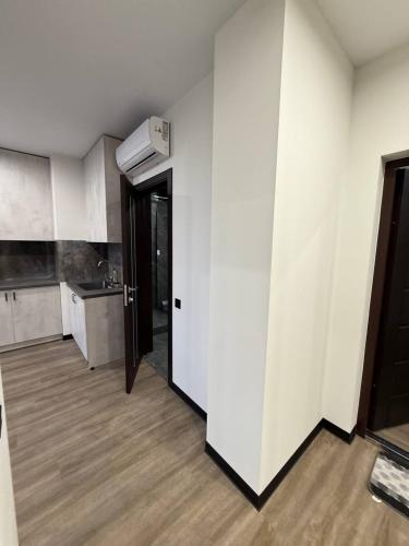 ห้องครัว, Апартаменти ВІП вул Під Голоском 15 б 9-2 in โฮลอสโก