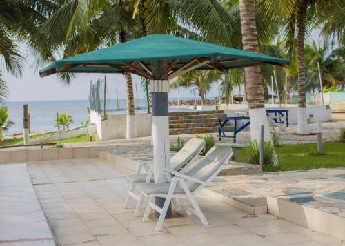 LLOYDS BEACH RESORT and SPA in Nyanyanu