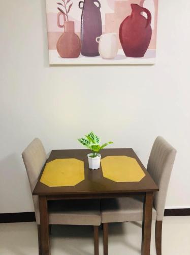 Spacious studio with balcony and guest parking, Lo-oc (fotografie 8)