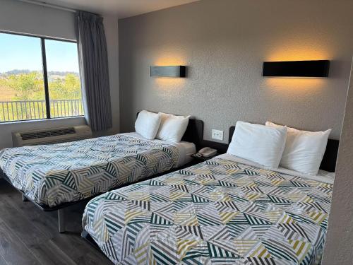 2 double beds