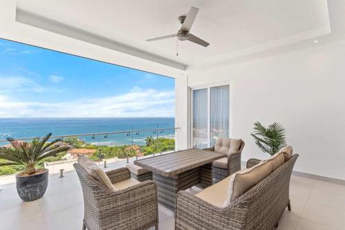 Luxury Oceanview Condo with Pool