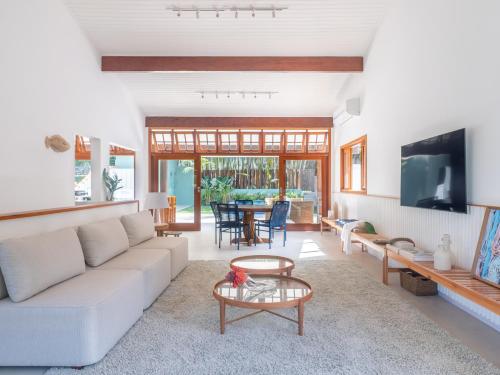 Shared lounge/TV area, Casa Varanda Guaeca Pet Friendly, Heated Pool in Praia Do Guaeca